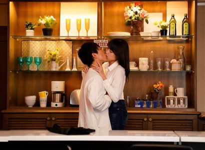 Đi làm thêm rồi vụng trộm với trai trẻ vì thiếu thốn Đi làm thêm rồi vụng trộm với trai trẻ vì thiếu thốn